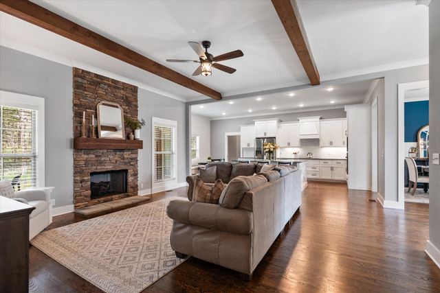 7822 Santos Dr, Murfreesboro, TN 37129