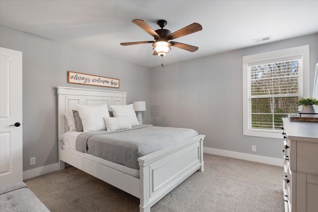 7822 Santos Dr, Murfreesboro, TN 37129