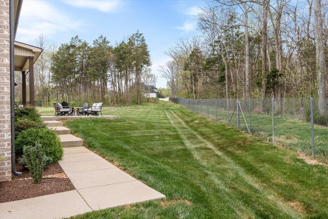 7822 Santos Dr, Murfreesboro, TN 37129