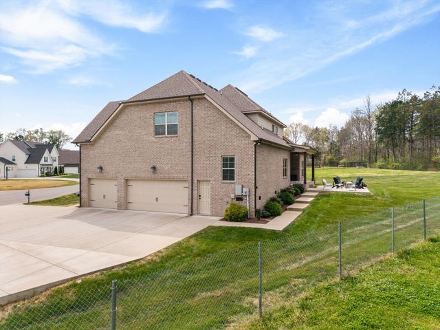 7822 Santos Dr, Murfreesboro, TN 37129