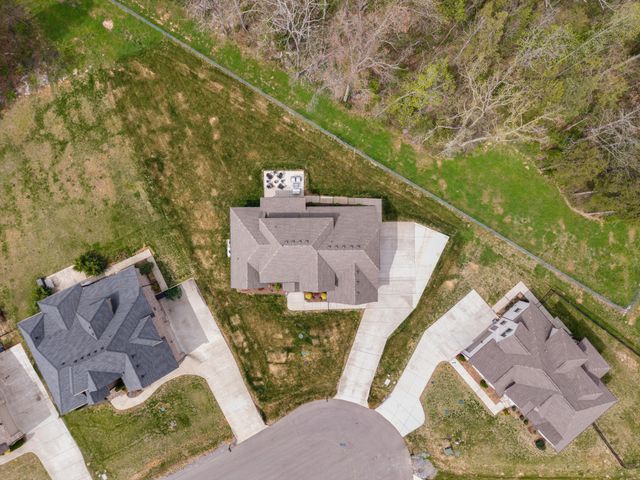 7822 Santos Dr, Murfreesboro, TN 37129