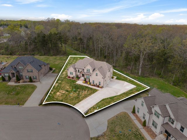 7822 Santos Dr, Murfreesboro, TN 37129