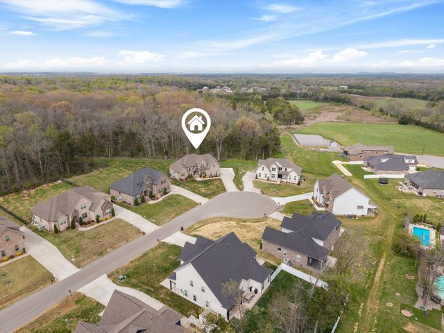 7822 Santos Dr, Murfreesboro, TN 37129