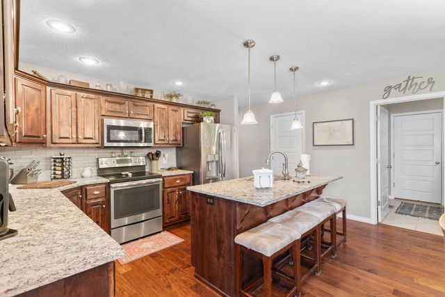 955 E Lakota Street, Nixa, MO 65714