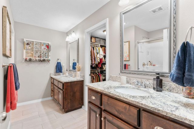 955 E Lakota Street, Nixa, MO 65714