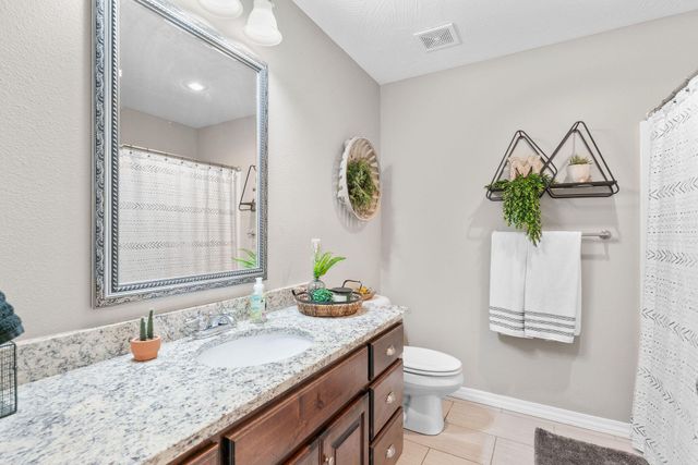 955 E Lakota Street, Nixa, MO 65714