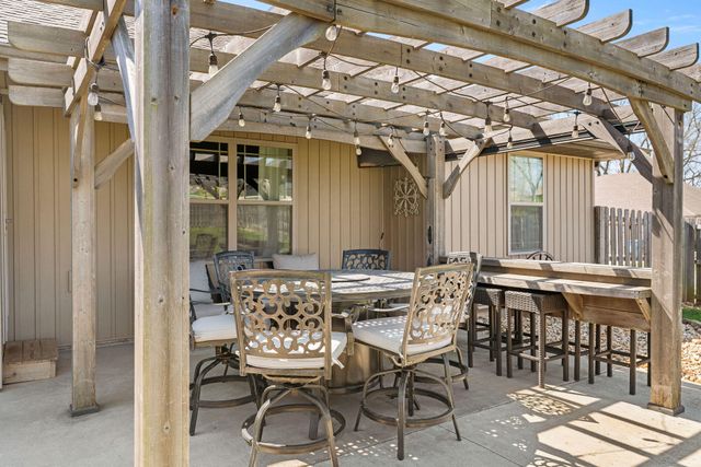 955 E Lakota Street, Nixa, MO 65714