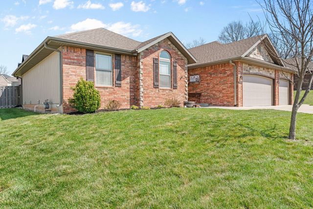 955 E Lakota Street, Nixa, MO 65714