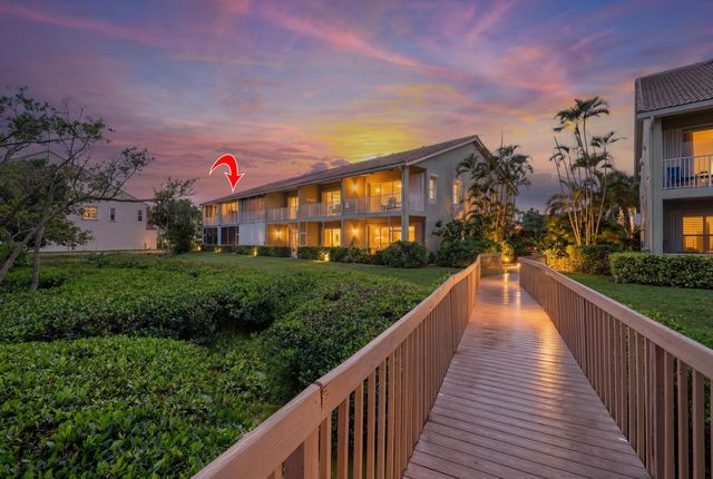 88 N Lakeshore Drive, Hypoluxo, FL 33462