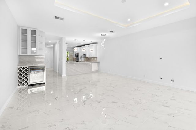 88 N Lakeshore Drive, Hypoluxo, FL 33462