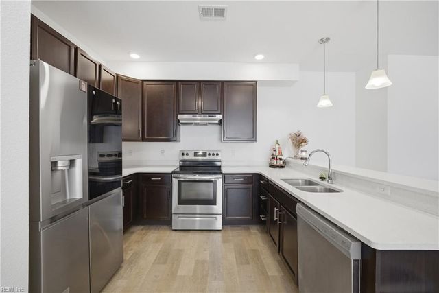 1733 Dromolin Drive 304, Virginia Beach, VA 23456