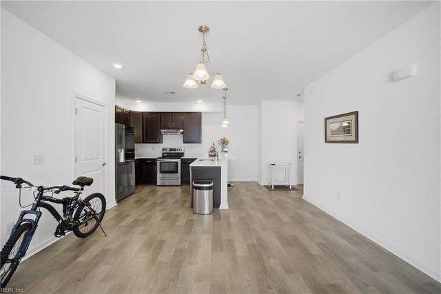 1733 Dromolin Drive 304, Virginia Beach, VA 23456