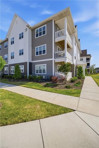 1733 Dromolin Drive 304, Virginia Beach, VA 23456