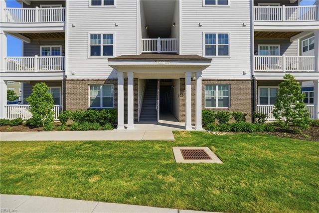 1733 Dromolin Drive 304, Virginia Beach, VA 23456