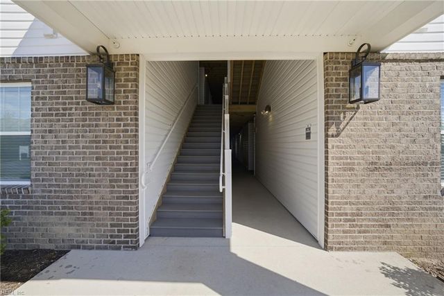1733 Dromolin Drive 304, Virginia Beach, VA 23456