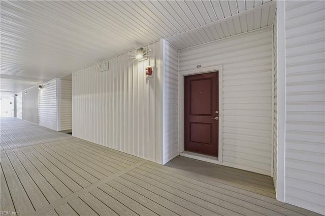 1733 Dromolin Drive 304, Virginia Beach, VA 23456