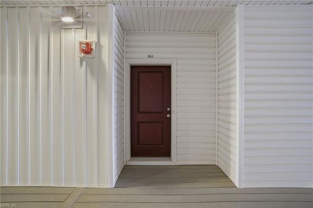 1733 Dromolin Drive 304, Virginia Beach, VA 23456