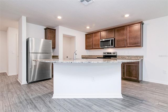 1589 WYNFORD CIRCLE, Tavares, FL 32778
