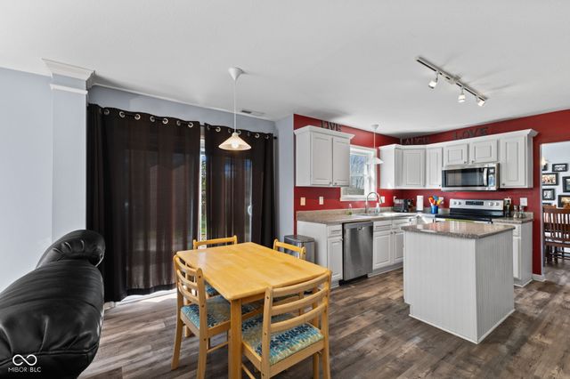 628 Prince Drive, Greenwood, IN 46142