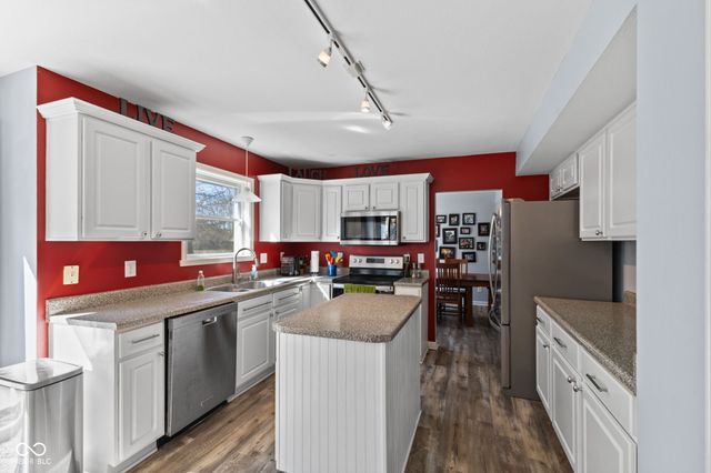 628 Prince Drive, Greenwood, IN 46142