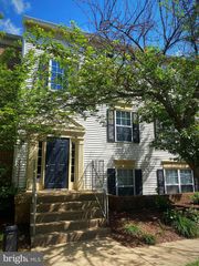 1117 HUNTMASTER TER NE #302, Leesburg, VA 20176