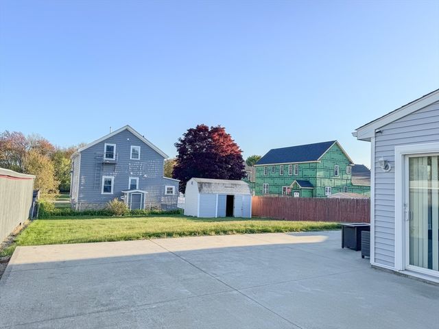 103 Tucker St, Fall River, MA 02724
