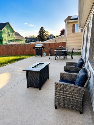 103 Tucker St, Fall River, MA 02724