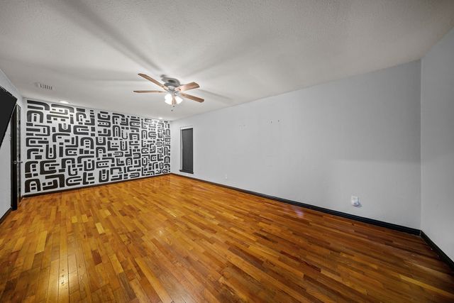 9302 Chimney Sweep Lane, Dallas, TX 75243
