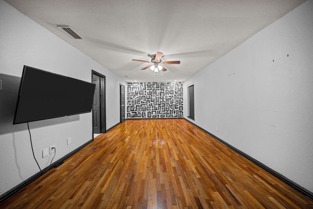 9302 Chimney Sweep Lane, Dallas, TX 75243