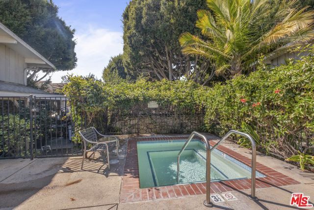 4040 Grand View Boulevard 60, Los Angeles, CA 90066