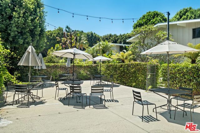 4040 Grand View Boulevard 60, Los Angeles, CA 90066