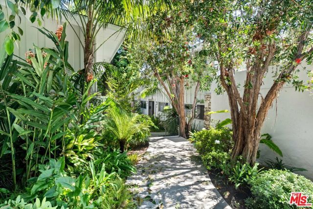 4040 Grand View Boulevard 60, Los Angeles, CA 90066