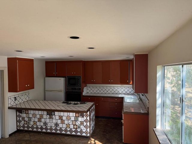 72 Fay Avenue, San Carlos, CA 94070