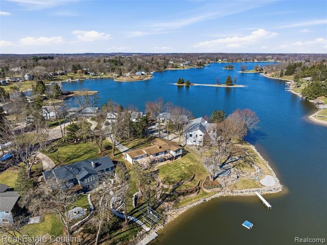 8028 Ore Knob Drive, Fenton, MI 48430