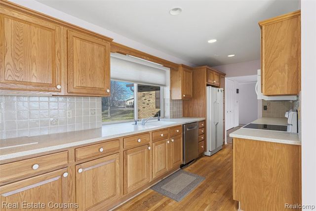 8028 Ore Knob Drive, Fenton, MI 48430