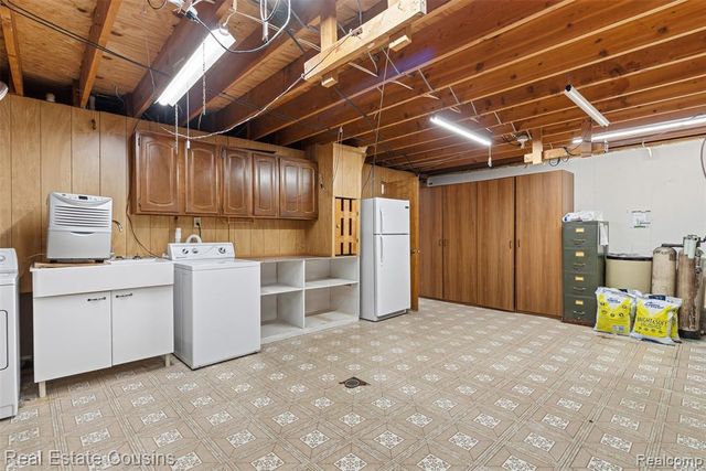 8028 Ore Knob Drive, Fenton, MI 48430