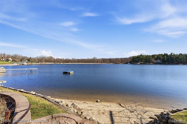 8028 Ore Knob Drive, Fenton, MI 48430