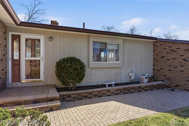 8028 Ore Knob Drive, Fenton, MI 48430