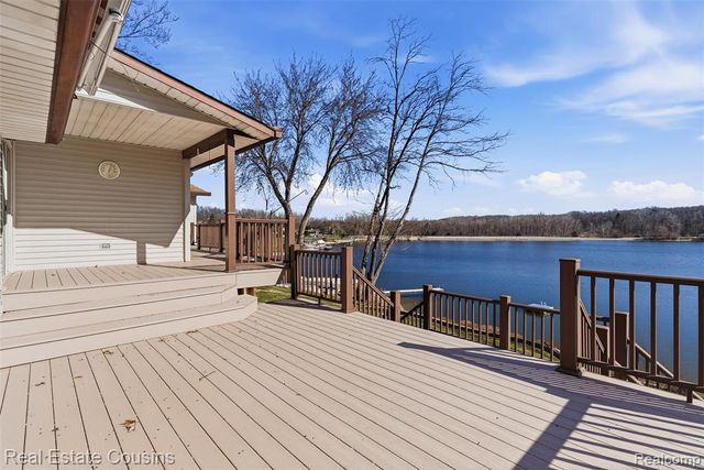 8028 Ore Knob Drive, Fenton, MI 48430