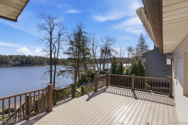 8028 Ore Knob Drive, Fenton, MI 48430