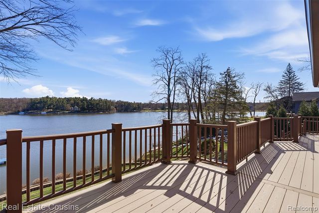 8028 Ore Knob Drive, Fenton, MI 48430