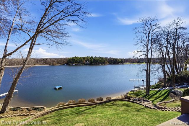 8028 Ore Knob Drive, Fenton, MI 48430