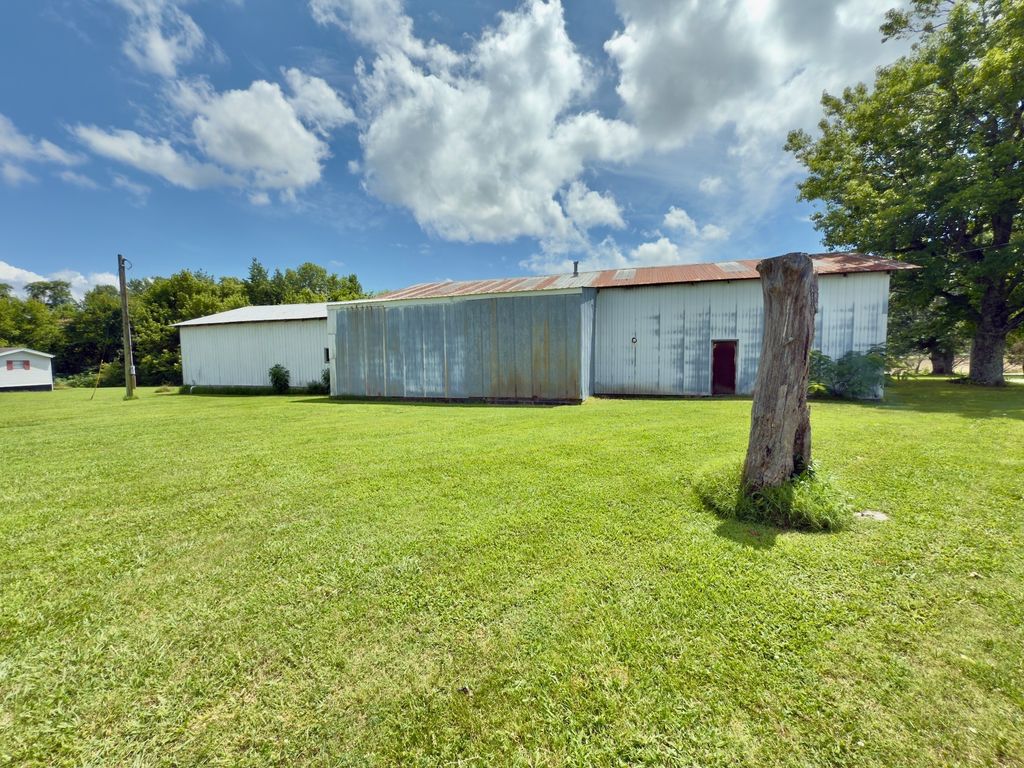 156 Eugene Reed Rd, Woodbury, TN 37190