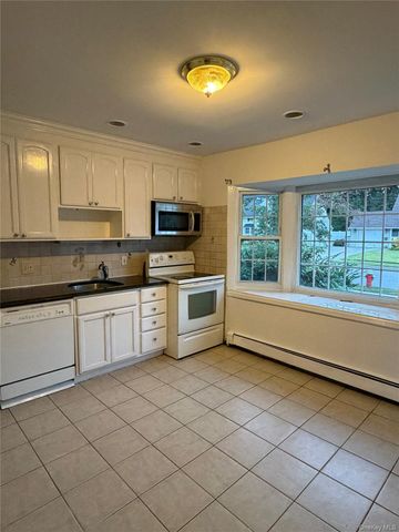 11 Acre Lane, Hicksville, NY 11801