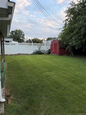 11 Acre Lane, Hicksville, NY 11801