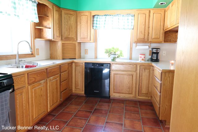 2447 W White Lake Drive, Fruitland Twp, MI 49461