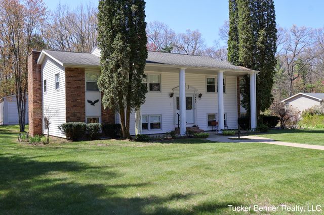 2447 W White Lake Drive, Fruitland Twp, MI 49461