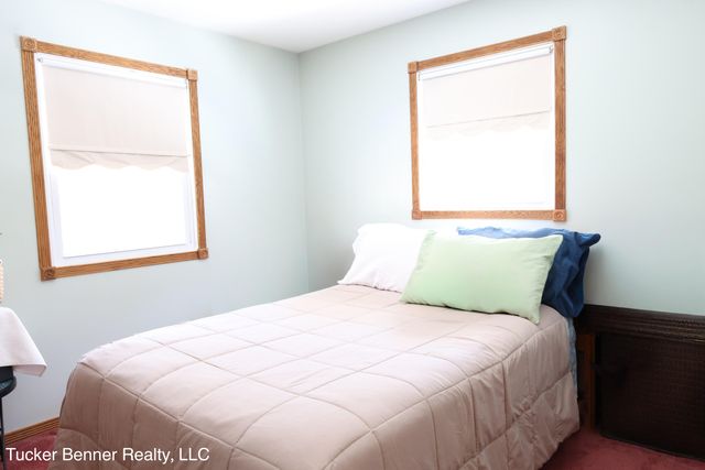 2447 W White Lake Drive, Fruitland Twp, MI 49461