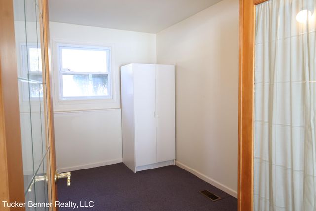 2447 W White Lake Drive, Fruitland Twp, MI 49461