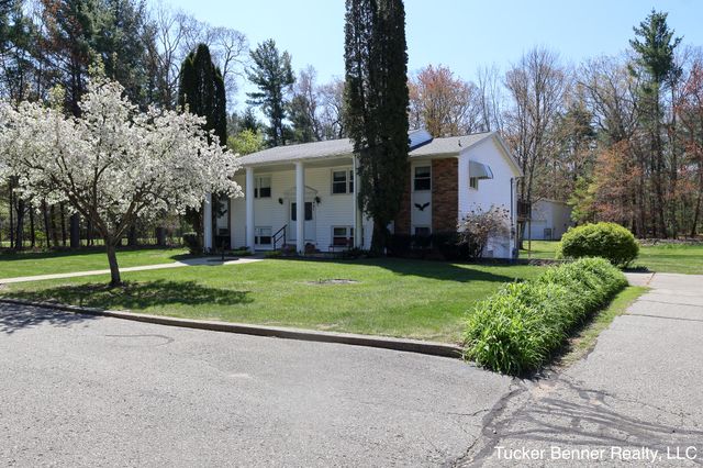 2447 W White Lake Drive, Fruitland Twp, MI 49461
